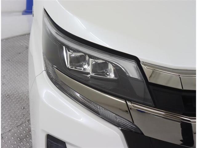 ノア ハイブリッドＳｉ　ダブルバイビー　フルセグ　メモリーナビ　ＤＶＤ再生　ミュージックプレイヤー接続可　後席モニター　バックカメラ　衝突被害軽減システム　ＥＴＣ　両側電動スライド　ＬＥＤヘッドランプ　乗車定員７人　３列シート　フルエアロ（42枚目）