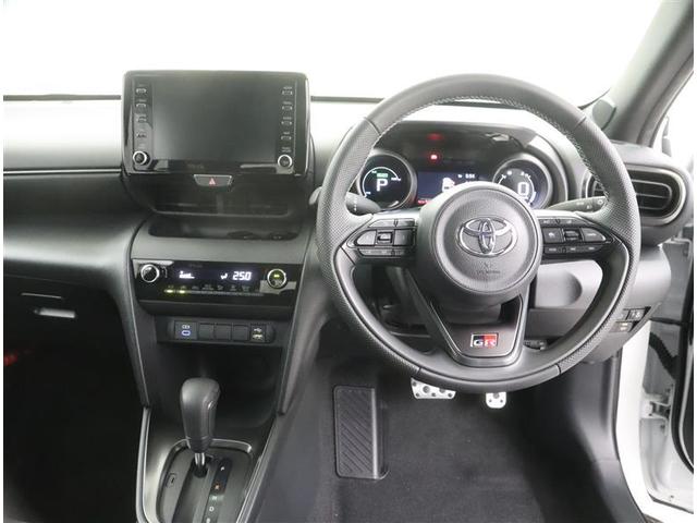 ヤリスクロス ハイブリッド　ＧＲスポーツ　衝突軽減ブレーキ　バックカメラ　ＥＴＣ　アルミホイール　スマートキー　ワンオーナー車　記録簿　ＬＥＤライト　全周囲カメラ　ドライブレコーダー　オートクルーズ（8枚目）