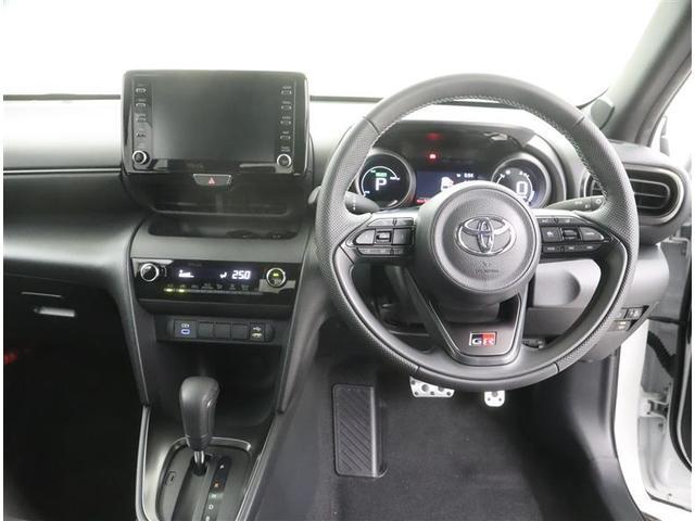 ヤリスクロス ハイブリッド　ＧＲスポーツ　衝突軽減ブレーキ　バックカメラ　ＥＴＣ　アルミホイール　スマートキー　ワンオーナー車　記録簿　ＬＥＤライト　全周囲カメラ　ドライブレコーダー　オートクルーズ（14枚目）