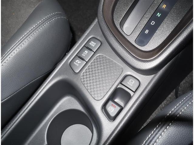 ヤリスクロス ハイブリッド　ＧＲスポーツ　衝突軽減ブレーキ　バックカメラ　ＥＴＣ　アルミホイール　スマートキー　ワンオーナー車　記録簿　ＬＥＤライト　全周囲カメラ　ドライブレコーダー　オートクルーズ（16枚目）