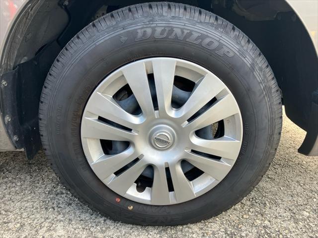 ＮＶ３５０キャラバンバン スーパーロングＤＸ　メモリーナビ　フルセグＴＶ　ＤＶＤ　ＥＴＣ　プライバシーガラス　イモビライザー　バイキセノンヘッドランプ＆オートレベライザー＋ＬＥＤポジション＋フロントフォグ　３人／６人乗　荷室平床　スペアタイヤ（38枚目）