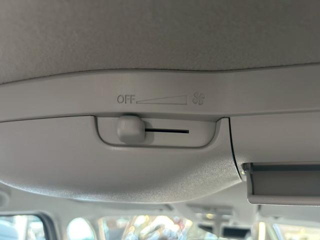 スペーシアカスタム ハイブリッドＸＳ　両側電動スライドドア　衝突被害軽減ブレーキ　コーナーセンサー　スマートキー　シートヒーター　アダクティブクルーズコントロール　アイドリングストップ　オットマン　ＬＥＤヘッドライト（11枚目）