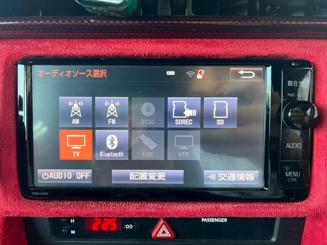 ８６ ＧＴ　１年保証付　６速ＭＴ　ＷＯＲＫエモーション１８アルミ　ＴＲＤエアロ　ＴＲＤマフラー　大型リアウィング　ナビ　フルセグＴＶ　Ｂｌｕｅｔｏｏｔｈ　スマートキー　ＥＴＣ（4枚目）