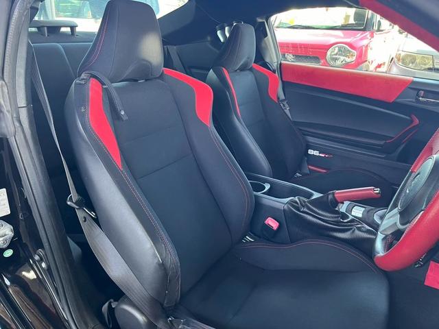 ８６ ＧＴ　１年保証付　６速ＭＴ　ＷＯＲＫエモーション１８アルミ　ＴＲＤエアロ　ＴＲＤマフラー　大型リアウィング　ナビ　フルセグＴＶ　Ｂｌｕｅｔｏｏｔｈ　スマートキー　ＥＴＣ（24枚目）