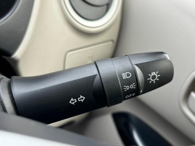 デイズ Ｘ　１年保証付　純正ナビ　ＴＶ　スマートキー　プッシュスタート　電動格納ミラー　ヘッドライトレベライザー　オートエアコン　ベンチシート（3枚目）