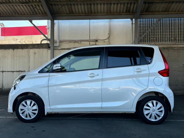 デイズ Ｘ　１年保証付　純正ナビ　ＴＶ　スマートキー　プッシュスタート　電動格納ミラー　ヘッドライトレベライザー　オートエアコン　ベンチシート（12枚目）