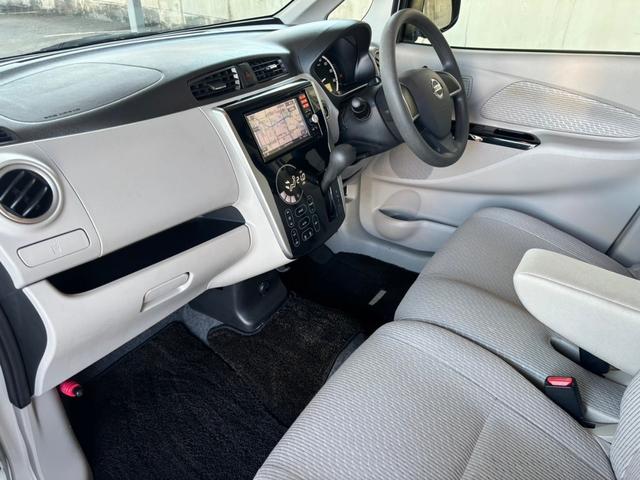 デイズ Ｘ　１年保証付　純正ナビ　ＴＶ　スマートキー　プッシュスタート　電動格納ミラー　ヘッドライトレベライザー　オートエアコン　ベンチシート（18枚目）