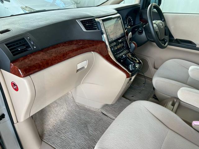 アルファード ２４０Ｓ　リミテッド　１年保証付　両側パワスラ　ＥＴＣ　ドラレコ　リアＴＶ　メモリーナビ　スマートキー　プッシュスタート　オートエアコン　Ｂｌｕｅｔｏｏｔｈ接続　電動格納ミラー　パワーウインドウ（11枚目）