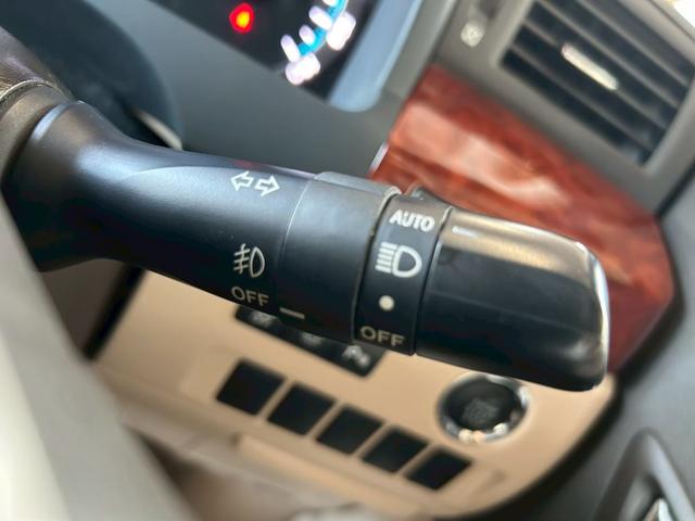 アルファード ２４０Ｓ　リミテッド　１年保証付　両側パワスラ　ＥＴＣ　ドラレコ　リアＴＶ　メモリーナビ　スマートキー　プッシュスタート　オートエアコン　Ｂｌｕｅｔｏｏｔｈ接続　電動格納ミラー　パワーウインドウ（26枚目）