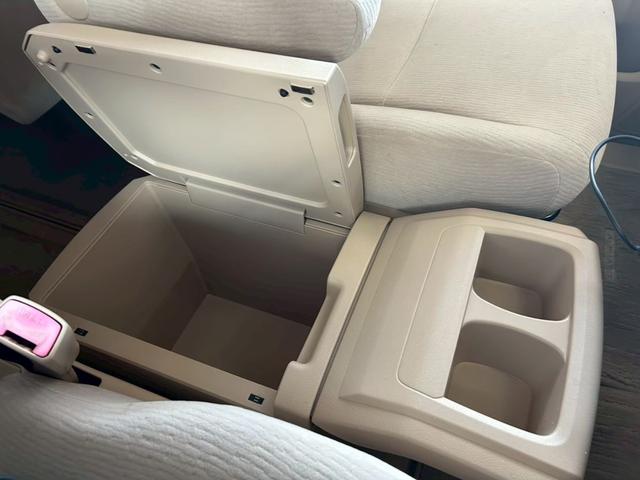 アルファード ２４０Ｓ　リミテッド　１年保証付　両側パワスラ　ＥＴＣ　ドラレコ　リアＴＶ　メモリーナビ　スマートキー　プッシュスタート　オートエアコン　Ｂｌｕｅｔｏｏｔｈ接続　電動格納ミラー　パワーウインドウ（37枚目）