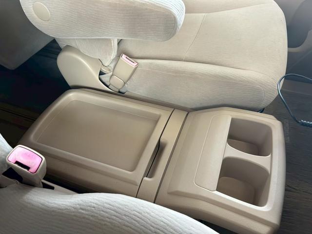 アルファード ２４０Ｓ　リミテッド　１年保証付　両側パワスラ　ＥＴＣ　ドラレコ　リアＴＶ　メモリーナビ　スマートキー　プッシュスタート　オートエアコン　Ｂｌｕｅｔｏｏｔｈ接続　電動格納ミラー　パワーウインドウ（39枚目）