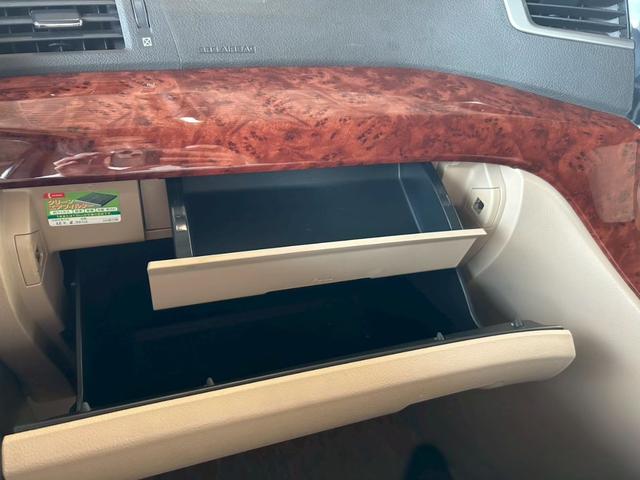 アルファード ２４０Ｓ　リミテッド　１年保証付　両側パワスラ　ＥＴＣ　ドラレコ　リアＴＶ　メモリーナビ　スマートキー　プッシュスタート　オートエアコン　Ｂｌｕｅｔｏｏｔｈ接続　電動格納ミラー　パワーウインドウ（45枚目）