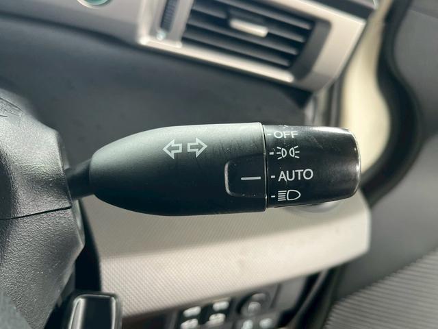 フリードハイブリッド ジャストセレクション　１年保証　両側電動スライドドア　ナビ　ＴＶ　バックモニター　ＥＴＣ　純正マット　スマートキー　クルーズコントロール（3枚目）