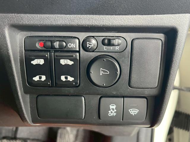 フリードハイブリッド ジャストセレクション　１年保証　両側電動スライドドア　ナビ　ＴＶ　バックモニター　ＥＴＣ　純正マット　スマートキー　クルーズコントロール（4枚目）