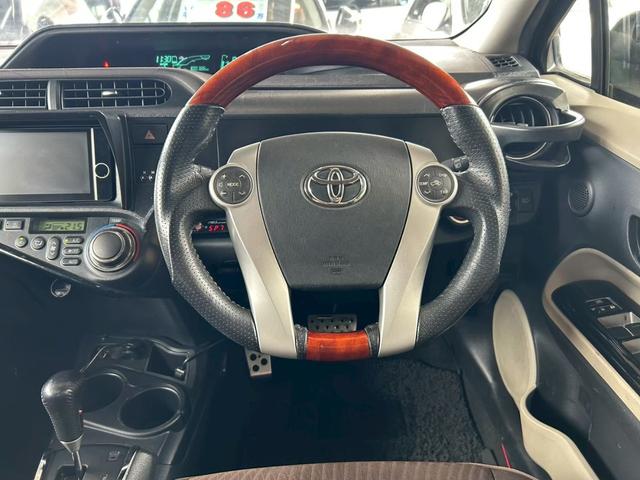 アクア Ｇ　１年保証　ＴＲＤ製フロントリアサイドシフトノブ／社外マフラー／ＷＯＲＫエモーション１７ＡＷ／社外キャリパー（17枚目）