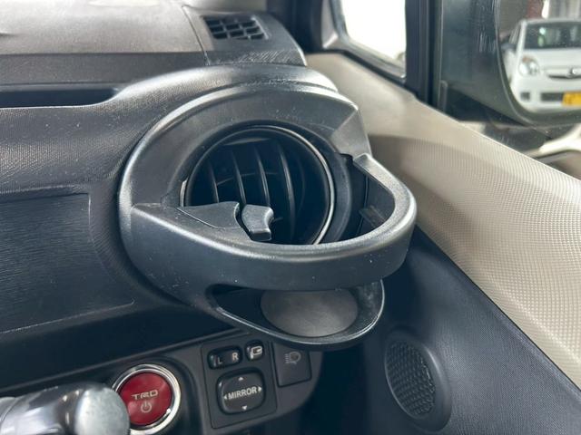 アクア Ｇ　１年保証　ＴＲＤ製フロントリアサイドシフトノブ／社外マフラー／ＷＯＲＫエモーション１７ＡＷ／社外キャリパー（27枚目）