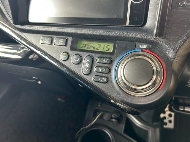 アクア Ｇ　１年保証　ＴＲＤ製フロントリアサイドシフトノブ／社外マフラー／ＷＯＲＫエモーション１７ＡＷ／社外キャリパー（28枚目）