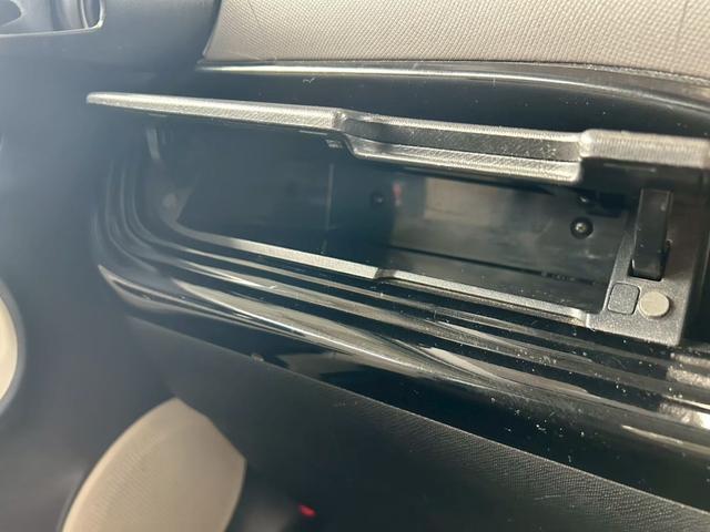 アクア Ｇ　１年保証　ＴＲＤ製フロントリアサイドシフトノブ／社外マフラー／ＷＯＲＫエモーション１７ＡＷ／社外キャリパー（35枚目）