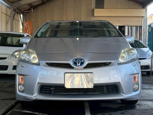 プリウス Ｓツーリングセレクション　１年保証付き　ナビ　ＴＶ　ＥＴＣ　スマートキー　オートライト　プッシュスタート　純正アルミホイール　電動格納ミラー　オートエアコン　パワーウインドウ（3枚目）