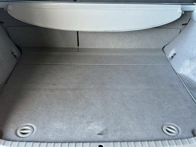 プリウス Ｓツーリングセレクション　１年保証付き　ナビ　ＴＶ　ＥＴＣ　スマートキー　オートライト　プッシュスタート　純正アルミホイール　電動格納ミラー　オートエアコン　パワーウインドウ（9枚目）