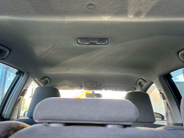 プリウス Ｓツーリングセレクション　１年保証付き　ナビ　ＴＶ　ＥＴＣ　スマートキー　オートライト　プッシュスタート　純正アルミホイール　電動格納ミラー　オートエアコン　パワーウインドウ（10枚目）