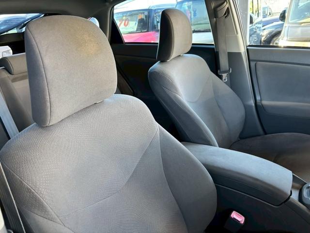 プリウス Ｓツーリングセレクション　１年保証付き　ナビ　ＴＶ　ＥＴＣ　スマートキー　オートライト　プッシュスタート　純正アルミホイール　電動格納ミラー　オートエアコン　パワーウインドウ（11枚目）