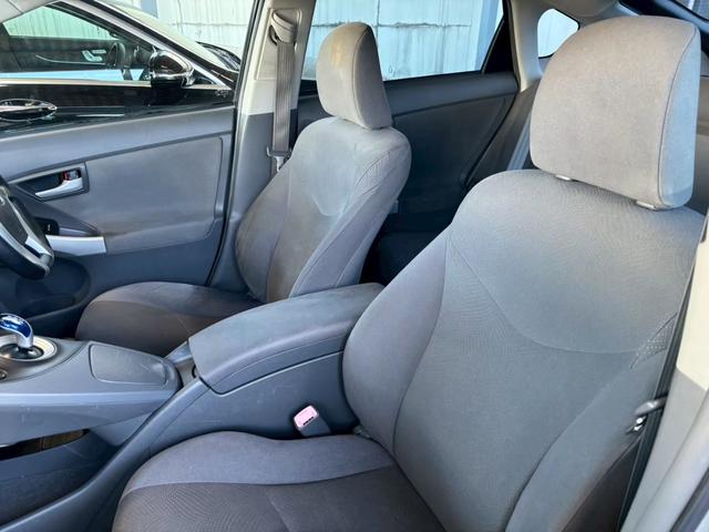 プリウス Ｓツーリングセレクション　１年保証付き　ナビ　ＴＶ　ＥＴＣ　スマートキー　オートライト　プッシュスタート　純正アルミホイール　電動格納ミラー　オートエアコン　パワーウインドウ（15枚目）