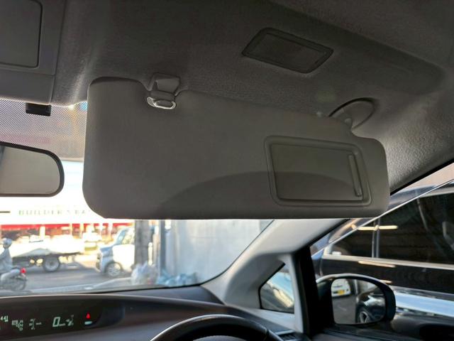 プリウス Ｓツーリングセレクション　１年保証付き　ナビ　ＴＶ　ＥＴＣ　スマートキー　オートライト　プッシュスタート　純正アルミホイール　電動格納ミラー　オートエアコン　パワーウインドウ（23枚目）