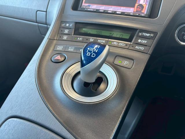 プリウス Ｓツーリングセレクション　１年保証付き　ナビ　ＴＶ　ＥＴＣ　スマートキー　オートライト　プッシュスタート　純正アルミホイール　電動格納ミラー　オートエアコン　パワーウインドウ（41枚目）