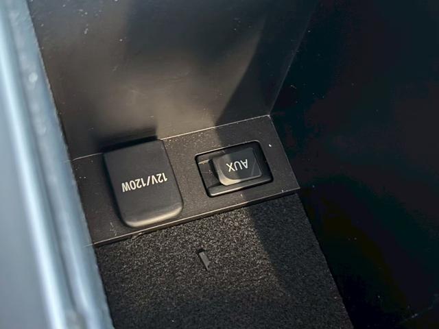 プリウス Ｓツーリングセレクション　１年保証付き　ナビ　ＴＶ　ＥＴＣ　スマートキー　オートライト　プッシュスタート　純正アルミホイール　電動格納ミラー　オートエアコン　パワーウインドウ（43枚目）