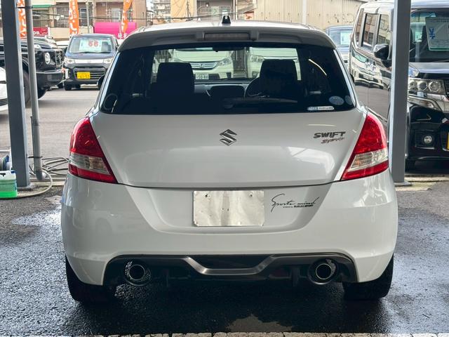 スイフトスポーツ ベースグレード　６ＭＴ　社外ナビ　ワンセグ　ＥＴＣ　プッシュスタート（5枚目）