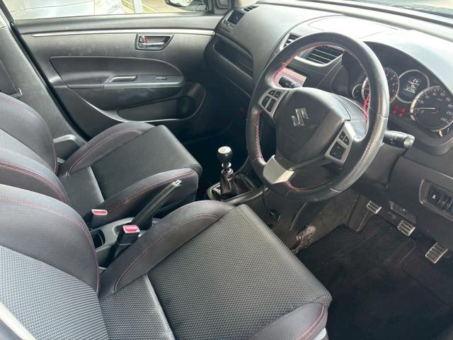 スイフトスポーツ ベースグレード　６ＭＴ　社外ナビ　ワンセグ　ＥＴＣ　プッシュスタート（12枚目）