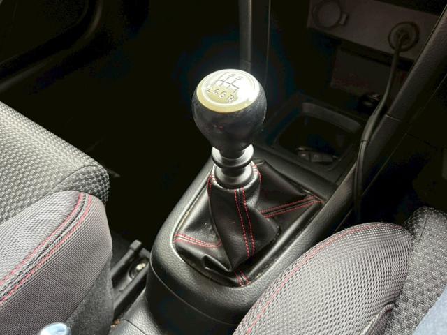 スイフトスポーツ ベースグレード　６ＭＴ　社外ナビ　ワンセグ　ＥＴＣ　プッシュスタート（37枚目）