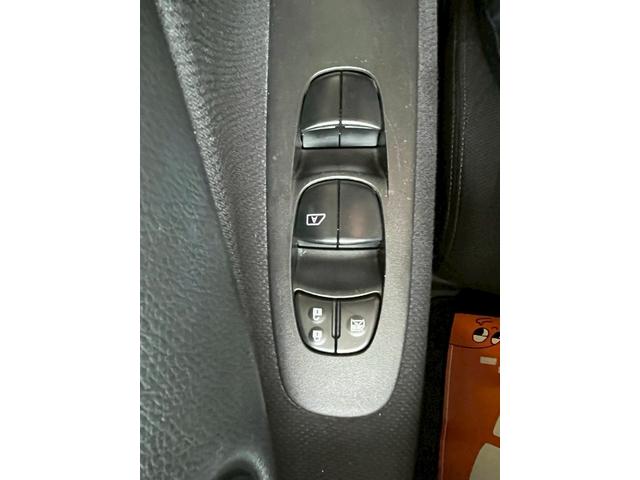 セレナ ハイウェイスター　Ｖセレクション　１年保証　後席モニター　両側電動スライドドア　純正ナビ　バックモニター　ＴＶ　ＥＴＣ　クルーズコントロール　ロールサンシェード　スマートキー　プッシュスタート　オートエアコン（30枚目）