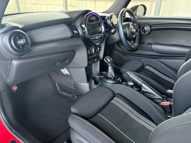 ＭＩＮＩ クーパー　保証１年付　純正ナビ　ＥＴＣ　ドラレコ　禁煙（13枚目）