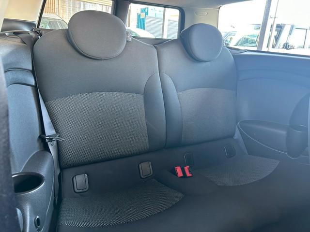 ＭＩＮＩ クーパー　クラブマン　６か月保証付き　ナビ　ＴＶ　ＥＴＣ　黒色オプション　スマートキー　ツートンカラー（10枚目）