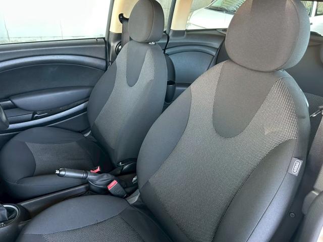 ＭＩＮＩ クーパー　クラブマン　６か月保証付き　ナビ　ＴＶ　ＥＴＣ　黒色オプション　スマートキー　ツートンカラー（11枚目）