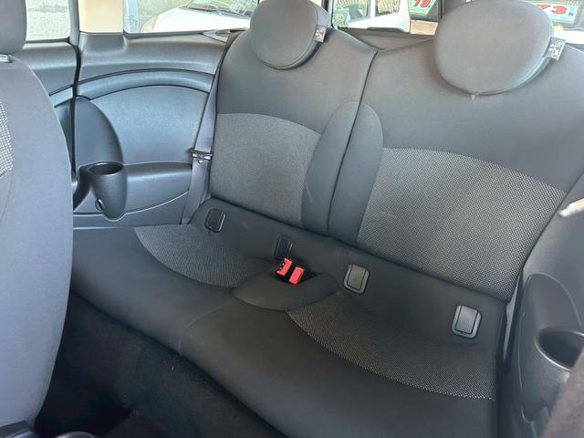 ＭＩＮＩ クーパー　クラブマン　６か月保証付き　ナビ　ＴＶ　ＥＴＣ　黒色オプション　スマートキー　ツートンカラー（12枚目）