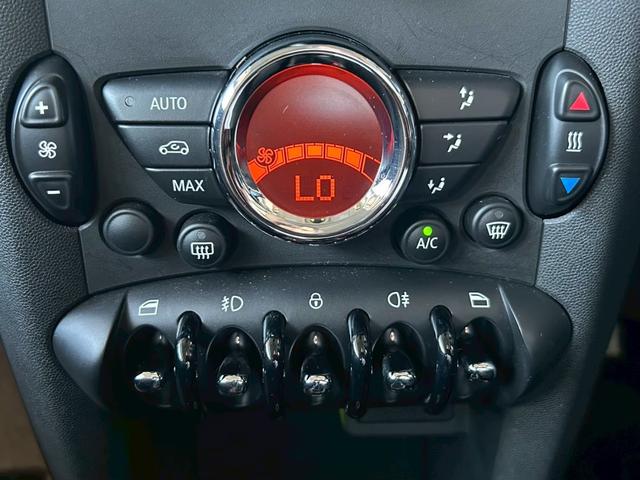 ＭＩＮＩ クーパー　クラブマン　６か月保証付き　ナビ　ＴＶ　ＥＴＣ　黒色オプション　スマートキー　ツートンカラー（27枚目）