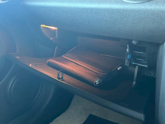 ＭＩＮＩ クーパー　クラブマン　６か月保証付き　ナビ　ＴＶ　ＥＴＣ　黒色オプション　スマートキー　ツートンカラー（28枚目）