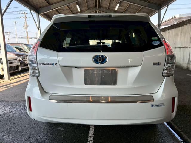 プリウスアルファ Ｓ　チューン　ブラック　１年保証付　純正ナビ　Ｂカメラ　ＴＶ　ＥＴＣ　１６ホイール　オートエアコン　スマートキー　プッシュスタート　電動格納ミラー　パワーウインドウ　ミュージックプレイヤー接続（4枚目）