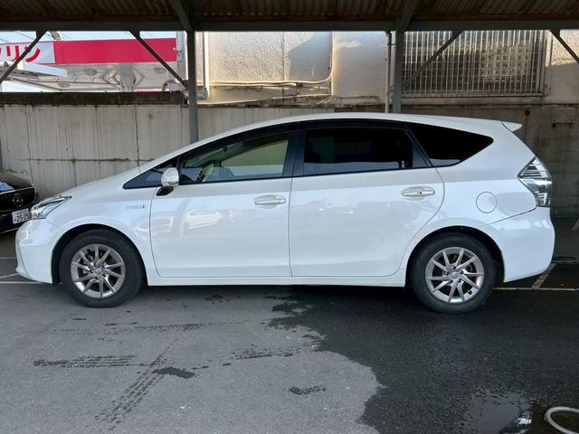 プリウスアルファ Ｓ　チューン　ブラック　１年保証付　純正ナビ　Ｂカメラ　ＴＶ　ＥＴＣ　１６ホイール　オートエアコン　スマートキー　プッシュスタート　電動格納ミラー　パワーウインドウ　ミュージックプレイヤー接続（7枚目）