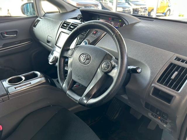 プリウスアルファ Ｓ　チューン　ブラック　１年保証付　純正ナビ　Ｂカメラ　ＴＶ　ＥＴＣ　１６ホイール　オートエアコン　スマートキー　プッシュスタート　電動格納ミラー　パワーウインドウ　ミュージックプレイヤー接続（8枚目）