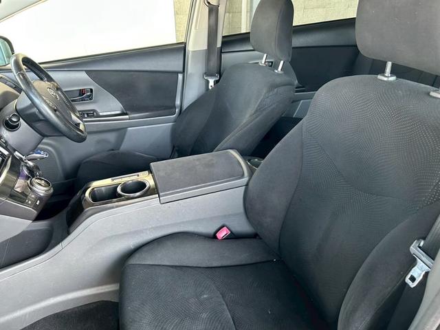 プリウスアルファ Ｓ　チューン　ブラック　１年保証付　純正ナビ　Ｂカメラ　ＴＶ　ＥＴＣ　１６ホイール　オートエアコン　スマートキー　プッシュスタート　電動格納ミラー　パワーウインドウ　ミュージックプレイヤー接続（9枚目）