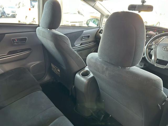 プリウスアルファ Ｓ　チューン　ブラック　１年保証付　純正ナビ　Ｂカメラ　ＴＶ　ＥＴＣ　１６ホイール　オートエアコン　スマートキー　プッシュスタート　電動格納ミラー　パワーウインドウ　ミュージックプレイヤー接続（12枚目）