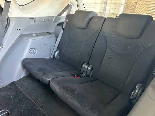 プリウスアルファ Ｓ　チューン　ブラック　１年保証付　純正ナビ　Ｂカメラ　ＴＶ　ＥＴＣ　１６ホイール　オートエアコン　スマートキー　プッシュスタート　電動格納ミラー　パワーウインドウ　ミュージックプレイヤー接続（17枚目）