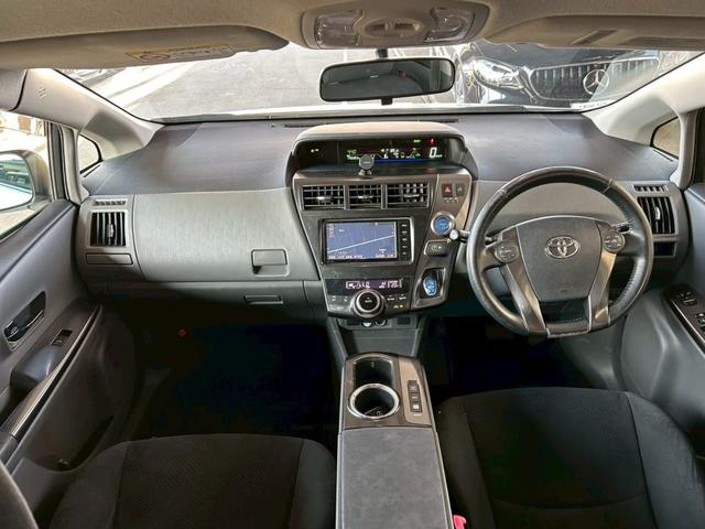 プリウスアルファ Ｓ　チューン　ブラック　１年保証付　純正ナビ　Ｂカメラ　ＴＶ　ＥＴＣ　１６ホイール　オートエアコン　スマートキー　プッシュスタート　電動格納ミラー　パワーウインドウ　ミュージックプレイヤー接続（18枚目）