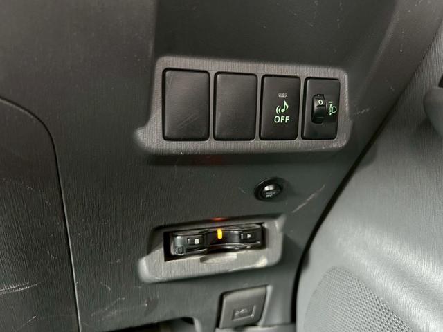 プリウスアルファ Ｓ　チューン　ブラック　１年保証付　純正ナビ　Ｂカメラ　ＴＶ　ＥＴＣ　１６ホイール　オートエアコン　スマートキー　プッシュスタート　電動格納ミラー　パワーウインドウ　ミュージックプレイヤー接続（25枚目）