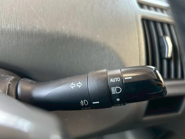 プリウスアルファ Ｓ　チューン　ブラック　１年保証付　純正ナビ　Ｂカメラ　ＴＶ　ＥＴＣ　１６ホイール　オートエアコン　スマートキー　プッシュスタート　電動格納ミラー　パワーウインドウ　ミュージックプレイヤー接続（27枚目）