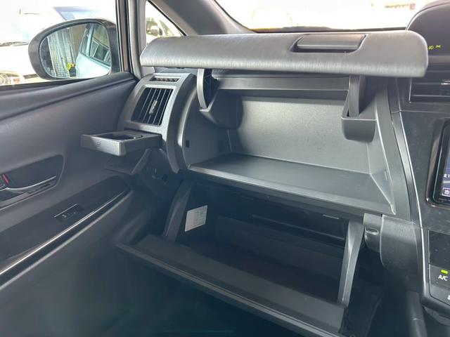 プリウスアルファ Ｓ　チューン　ブラック　１年保証付　純正ナビ　Ｂカメラ　ＴＶ　ＥＴＣ　１６ホイール　オートエアコン　スマートキー　プッシュスタート　電動格納ミラー　パワーウインドウ　ミュージックプレイヤー接続（39枚目）